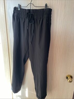 Women’s Black Elastic-Waist Jogger Pants with Drawstring